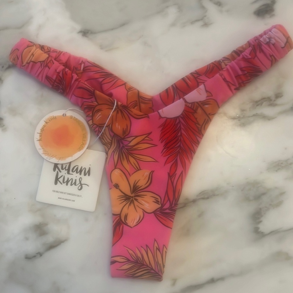 NWT Kulani Kinis Retro Thong